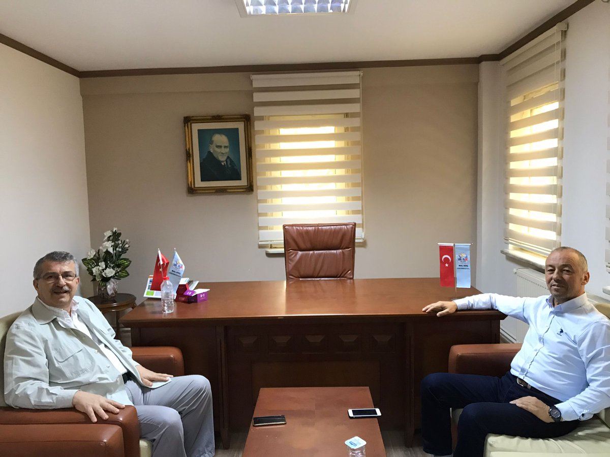bursabalgoc's tweet photo. Genel Başkanımız Prof. Dr. Emin Balkan ile Balkan Rumeli Türkleri Konfederasyonu ( BRTK) Başkanı Sabri Mutlu, Genel Merkezimizde bir araya gelerek Bulgaristan yerel seçimleri ve Türkiye’deki gelişmelerini istişare ettiler.
#balgöç #bursabalgöç #brtk #eminbalkan #sabrimutlu https://t.co/Msehw1KuB4