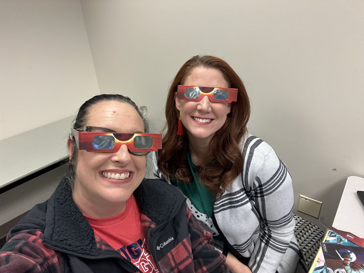 TheTeacherMeyer's tweet photo. Having a blast getting ready for the eclipse at STEM Innovation Academy! #COBBIA #STEMCOBB https://t.co/KGRxtVWiHW