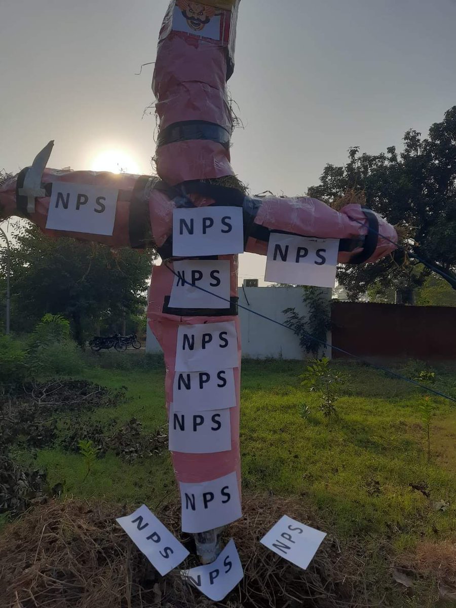 tivari_m's tweet photo. जैसे असत्य पर सत्य की जीत तय है
वैसे ही #nps पर #ops की जीत भी तय है
विजय#OPS की हार्दिक शुभकामनाएं
#voteforOPS https://t.co/grBbhIql8O
