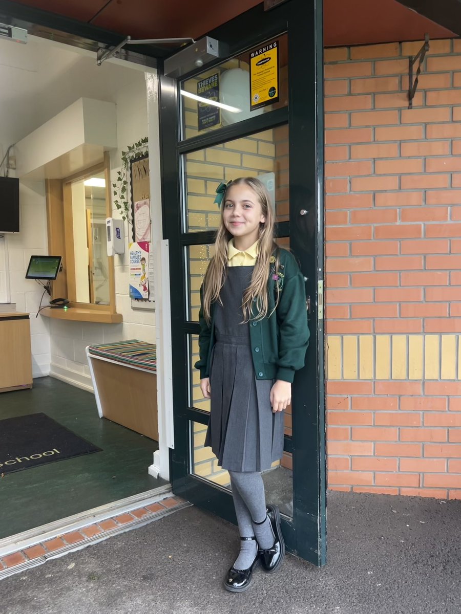 LauriPaine's tweet photo. Glowing parents evening ! Beck has settled well in nursery, arrives with a huge smile, making lovely relationships with piers &amp; children. Hattie helped out at parent’s event showing great manners, is always a pleasure to teach! 
@MalvernEYFS @MalvernEYFS @Miss_Byrne_  #proud #ty https://t.co/kkQnj9krAR