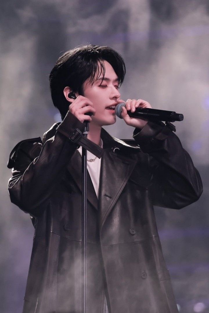 cosmicistay's tweet photo. HAPPY LEE KNOW DAY💗💗
ULTIMATE IDOL LEEKNOW DAY
#리노편_짱많아_생일축하해
#TheWorldisLeeKnowsStage
#HappyLeeKnowDa https://t.co/nhX07GT9VM