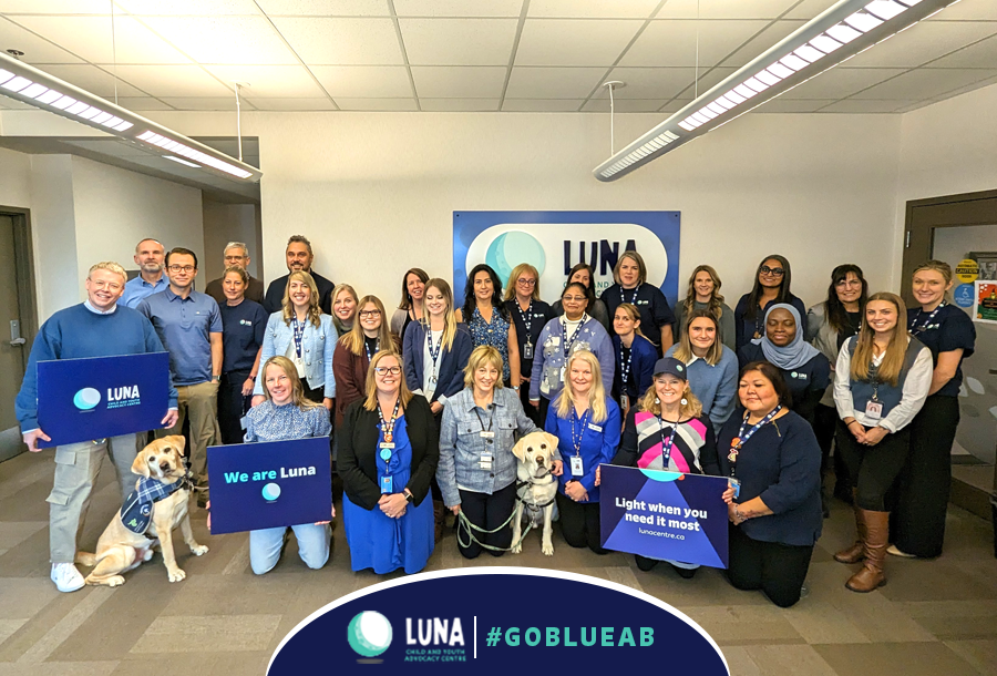 lunacentreyyc's tweet photo. For a child or youth who have experienced abuse, Luna is here to light the way. Our team of experts work to help young people and their families in all phases of their healing journey. We wear blue to ensure all kids and families have the support systems they need.
#GoBlueAB https://t.co/nfTaAUB3EI