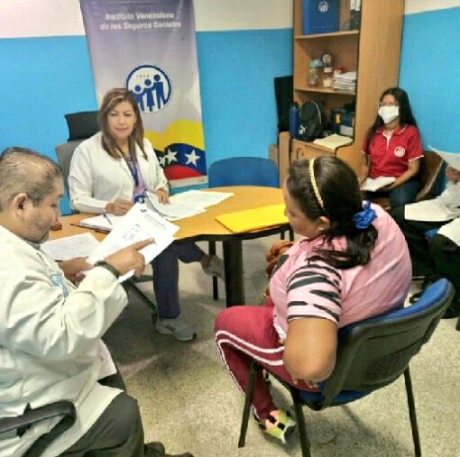 OAPLCIVSS's tweet photo. #24Oct | 🇻🇪 Cumpliendo con los lineamientos otorgados, nos trasladamos al Hospital Regional Dr. Domingo Guzmán Lander, para Jornada de Evaluación con la junta evaluadora regional. #IVSS #OAIvss @MagaGutierrezV @Somosivss @NicolasMaduro https://t.co/gugCQSin0x