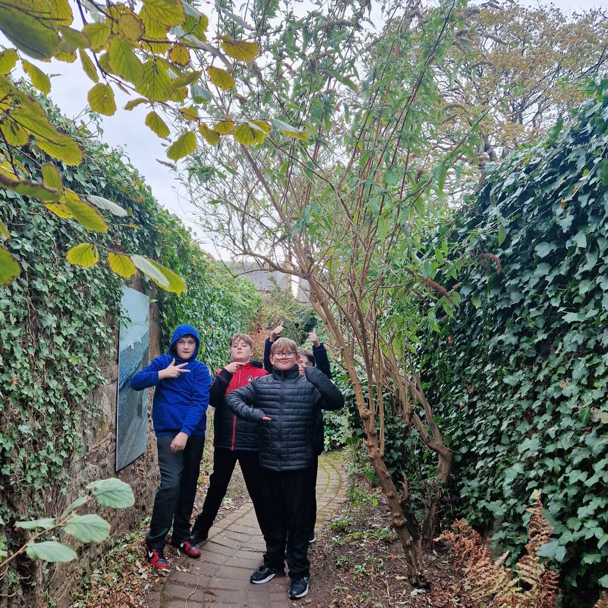 theirisayr's tweet photo. On location with @sacred_heartps
P7s getting ready to start filming at Girvan Community Garden Thanks to Chris, Jim and team for having us
🎥🎭🎬🎃🏡🌼🪴🌿#theirisayr #filmeducation #filmmakingworkshops #filmmakingforyoungpeople #girvan #southayrshire https://t.co/o2T3jYGh05