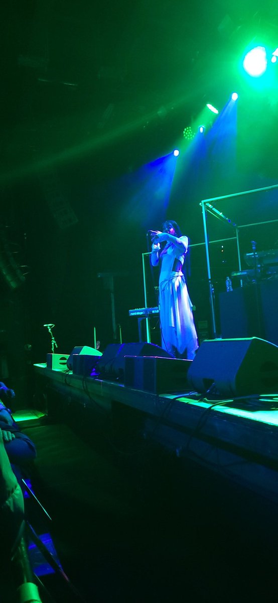 beyondbinary91's tweet photo. Yooooooo!! I did see Ojerime live this year. How did I forget to post these. She opened for Ibeyi on their tour. #Ojerime #Ibeyi #Spell31 #Spell31Tour https://t.co/XzGfEr4Sd4