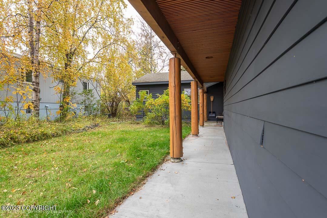 bradsproperties's tweet photo. 1331 Hillcrest Drive, Anchorage, AK, 99503
4 bed | 3 bath 1878 Sq. Ft.
Active | $649,500
https://t.co/h4QOXYrPF2
Enjoy the many updates and additions to this home with a private yard situated in a secluded neighborhood. Westchester Lagoon/Coastal Trail are just a short walk... https://t.co/joKyvajHl2