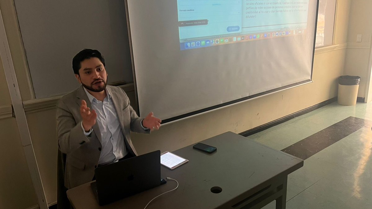 autenticace's tweet photo. Desde #ComPolCorp somos parte de la Misión de Observación Electoral y Análisis de Interferencia y Manipulación de la Información (IMI) liderada por la Universidad Complutense de Madrid y su Observatorio para estas elecciones extraordinarias 2023 en #Ecuador 🇪🇨 Hoy tuvimos una sesión de análisis con los estudiantes de periodismo de la Universidad San Francisco de Quito 📚 👌🏼