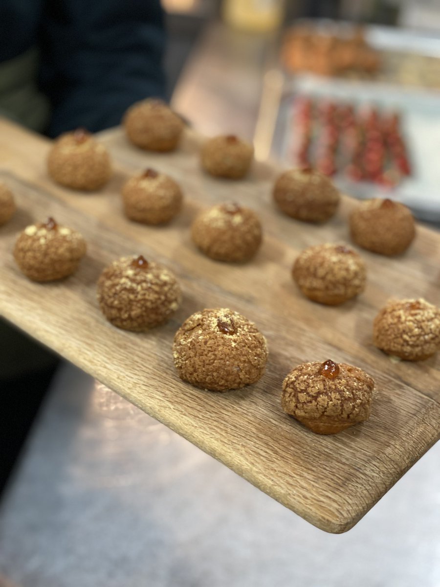 SWChefComp's tweet photo. Our chefs this evening are Jamaar Semper, Nathan Johnson and Chris Cleghorn who have created these amazing canapés.
They are all previous winners of SW Chef categories who produce the most stunning dishes from our abundant regional food larder.
#SWChef2023 https://t.co/4NhkaZMuAS