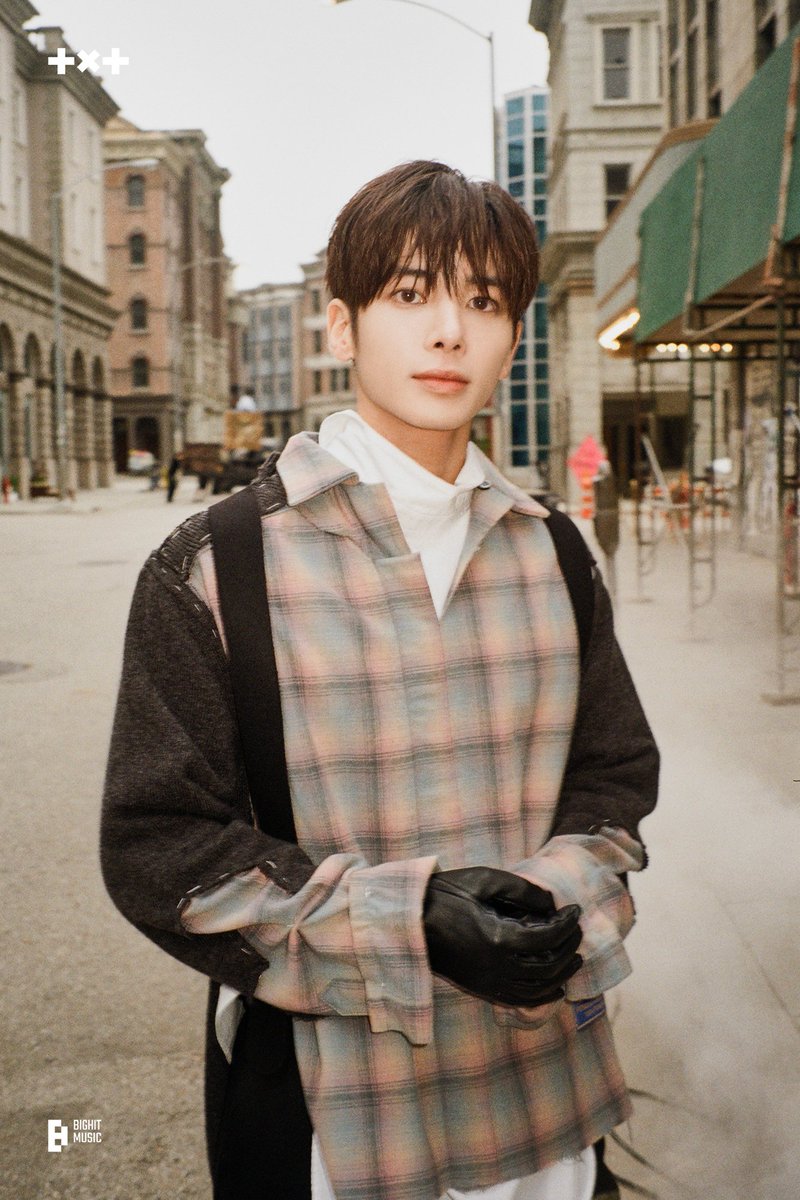 ParaguayTaehyun's tweet photo. 📸 | IMAGENES 

Taehyun en el Sketch del MV Chasing That Feeling publicadas en Weverse 🤎

#태현 #TAEHYUN #4thGenGoldenBoy #TOMORROW_X_TOGETHER #투모로우바이투게더 @TXT_members @TXT_bighit

-🐿 https://t.co/WiSbdT5842