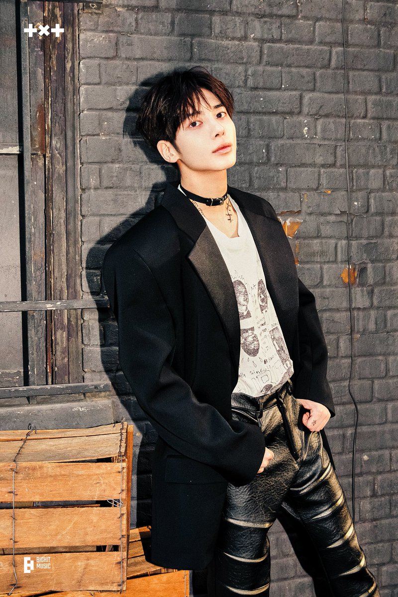 ParaguayTaehyun's tweet photo. 📸 | IMAGENES 

Taehyun en el Sketch del MV Chasing That Feeling publicadas en Weverse 🤎

#태현 #TAEHYUN #4thGenGoldenBoy #TOMORROW_X_TOGETHER #투모로우바이투게더 @TXT_members @TXT_bighit

-🐿 https://t.co/WiSbdT5842