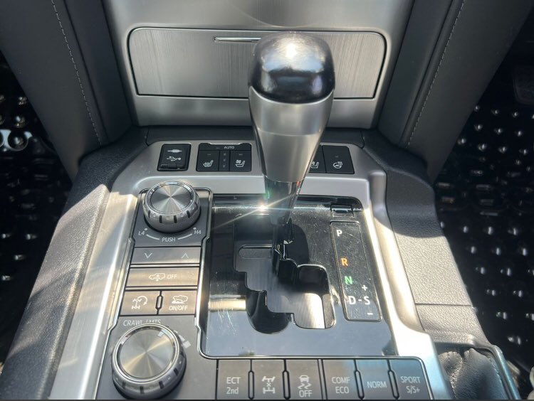 Sir_vic68's tweet photo. Land cruiser V8 ZX
Year: 2017
#for more info
#call_0757758016_0785602317 #victor_motors_ug #future_clients #negotiable https://t.co/l4a6SnB0IM