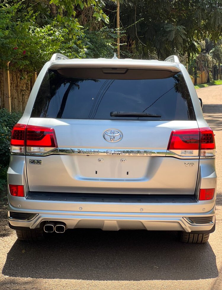 Sir_vic68's tweet photo. Land cruiser V8 ZX
Year: 2017
#for more info
#call_0757758016_0785602317 #victor_motors_ug #future_clients #negotiable https://t.co/l4a6SnB0IM