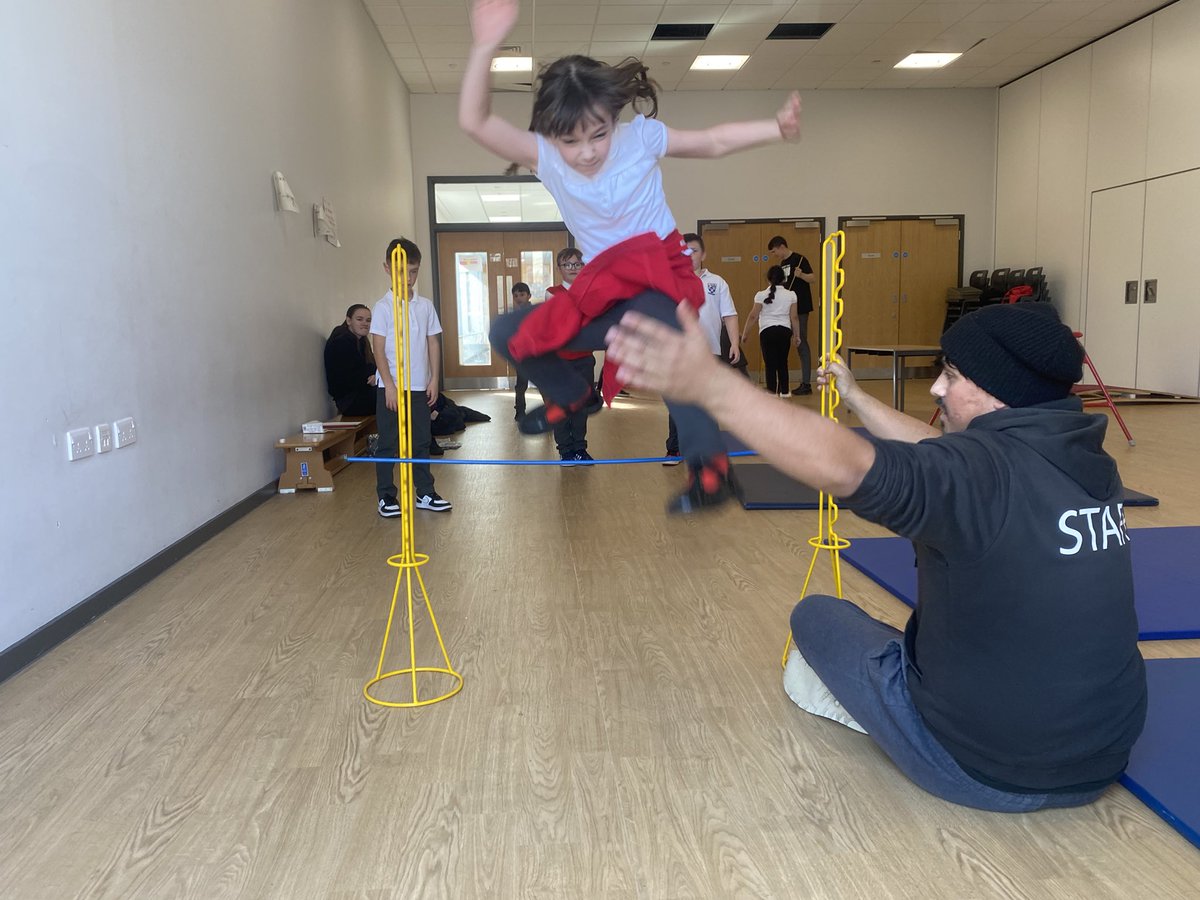 MrsFlynnCPS's tweet photo. P4&amp;5 pupils enjoyed their first movement park lunchtime session yesterday! They were fantastic at practising lots of different jumps and rolls. #skillssessions @ClydePrimary  @MovementPark813 https://t.co/9gGHuv3Ckr