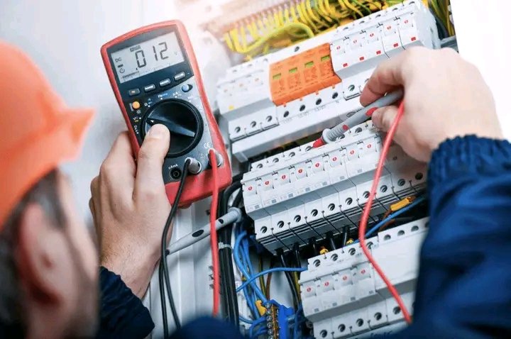 ToroFatahou's tweet photo. Les technologies sont une question de logique, si tu suit la bonne logique tu n'auras que de très bonnes résultats. Formons nous d'avantage pour mieux exercer nôtre activité. 
#Sciencesettechnologies
#Electricity 
#Maintenance 
#Mecanique https://t.co/sSdXp9t7II