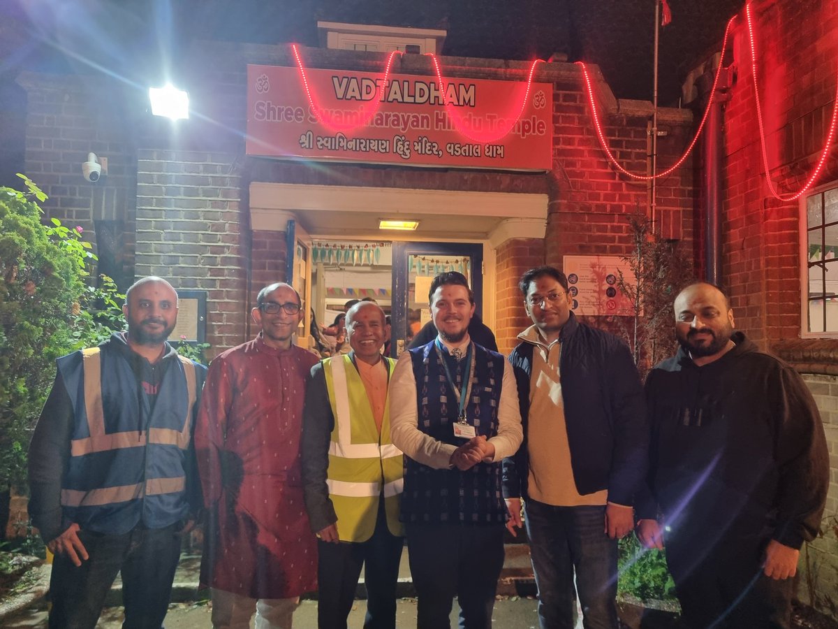 MGoodwinFreeman's tweet image. Jai Swaminarayan 🙌 &amp;amp; happy #dussehra to everyone celebrating 🕉 That was a lot of fun! Really enjoyed joining so many familiar faces at #Pinner Shree Swaminarayan Hindu Temple - Vadtal Dham! 🙏
