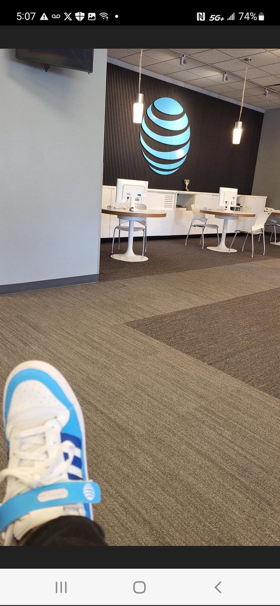 sl7611@att.com tweet media