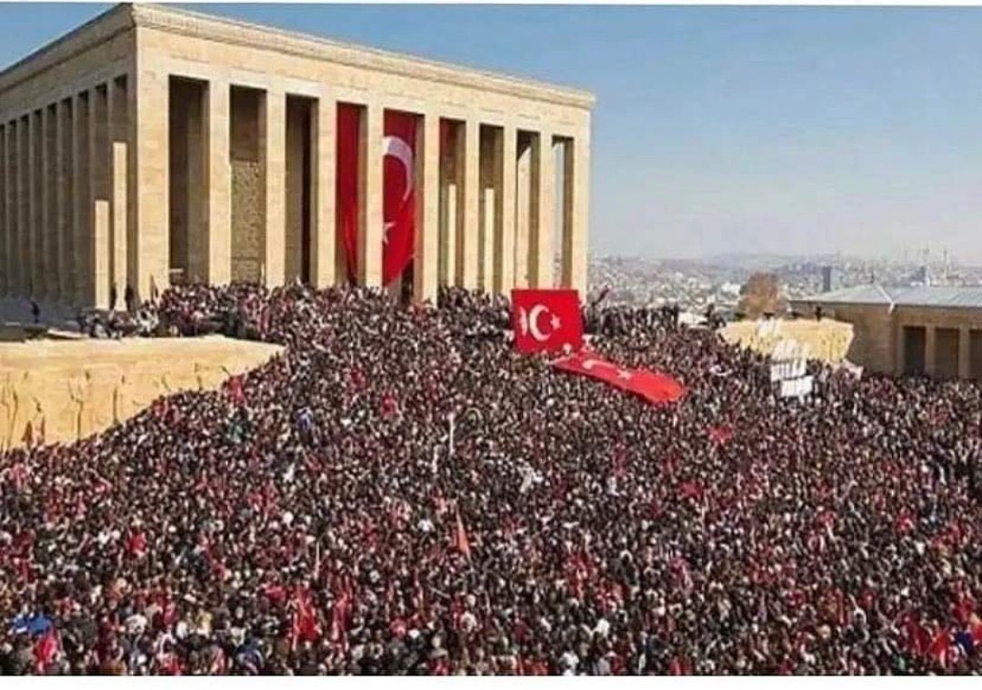 Gerçek Liderlerin MİTİNGE İhtiyacı yoktur.. #izindeyizAtam ❤️