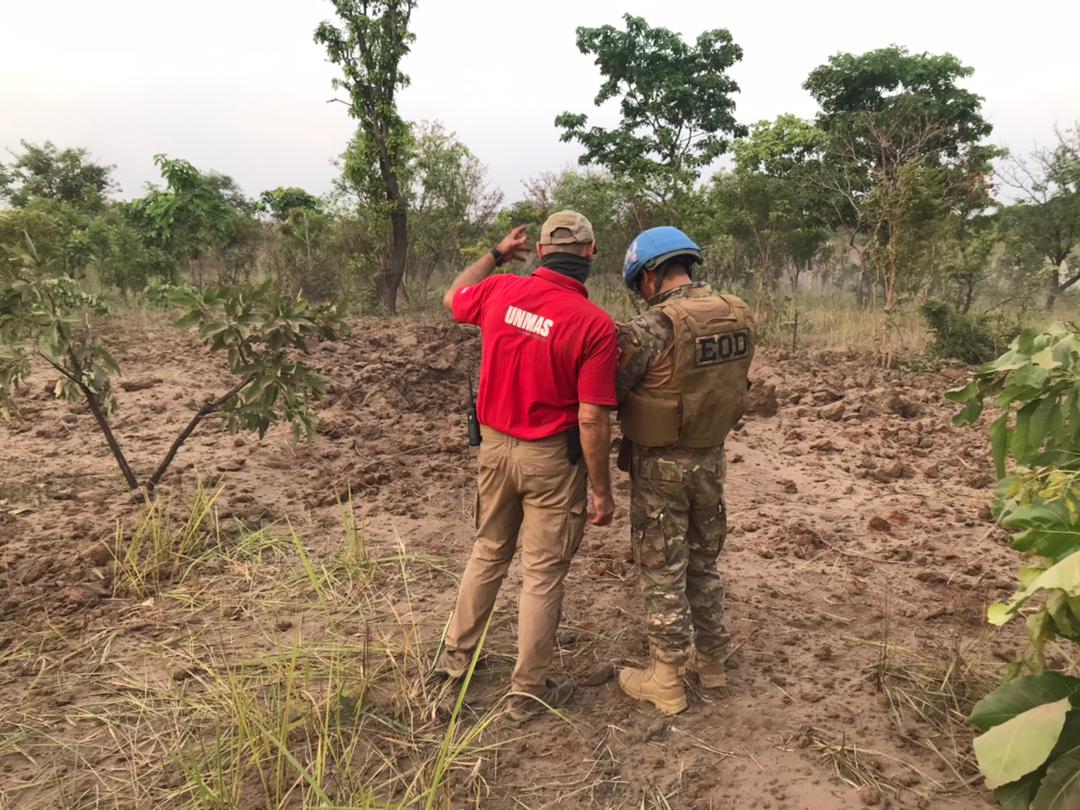 UNMAS's tweet photo. Mariusz Zaremba est le spécialiste #NEDEX pour #UNMAS en #RCA. Il coordonne les formations #NEDEX et #PBI au profit de la force #MINUSCA et des forces de défense nationale. Il coordonne également la destruction des munitions obsolètes, assurant la protection des civils.
@UN_CAR https://t.co/QtTuxMjNgr