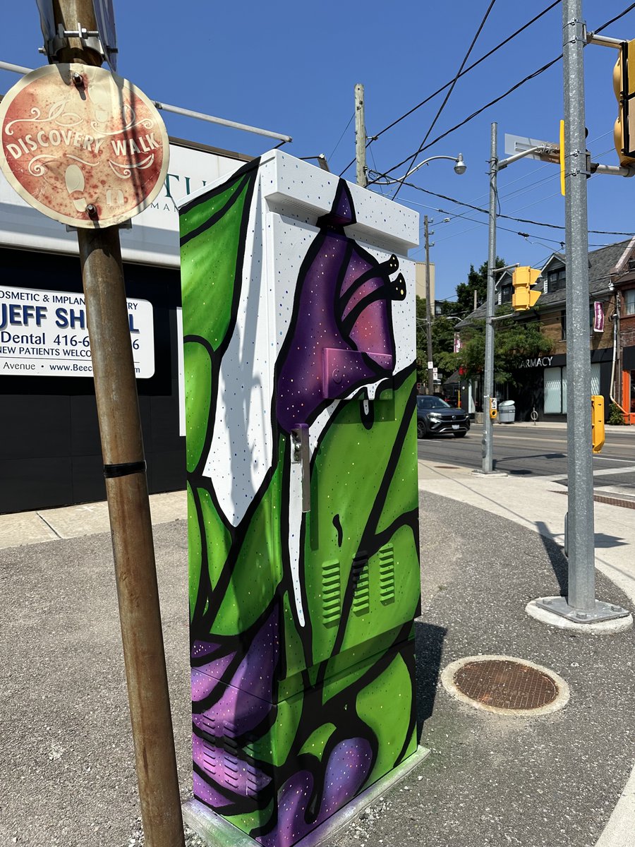 StART_Toronto's tweet photo. #StARTSpotlight 👩‍🎨

This artwork is part of the 2023 Outside The Box program and was painted by artist Esky Zadeh and is located at Kingston Rd and Beech Ave.

📷: Lula Lumaj

#OutsideTheBox
#OutsideTheBox2023 https://t.co/WL763xkng8