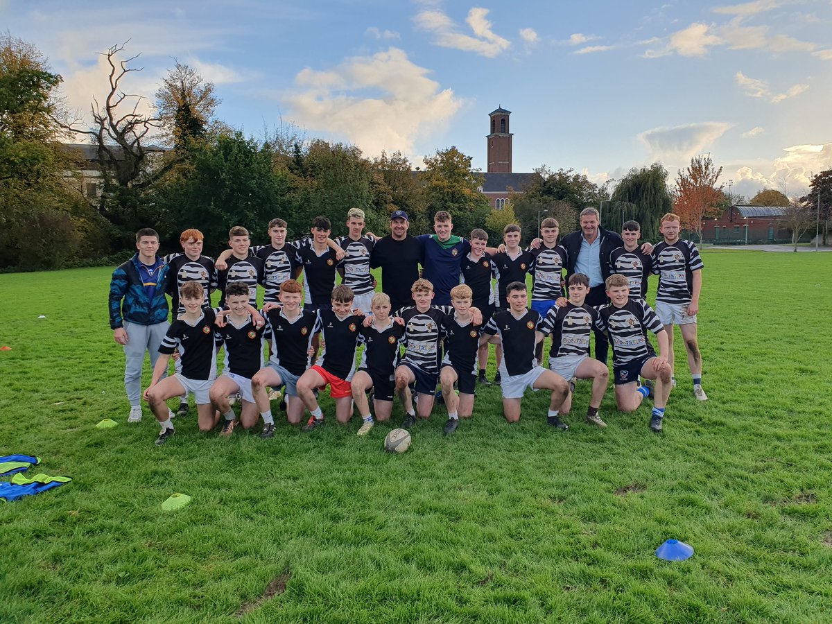 A big thanks to Kevin and Kane Barret, father and brother to Beauden, Jordie and Scott of the All Blacks, who took <a href="/ArdscoilT/">Ardscoil na Tríonoide</a> players for a rugby session today. Thanks to Colm Moran Snr and James Reeves for making it happen <a href="/AthyRFC/">Athy RFC</a> <a href="/JoeyCSnr/">Joey Carbery</a> #FromTheGroundUp