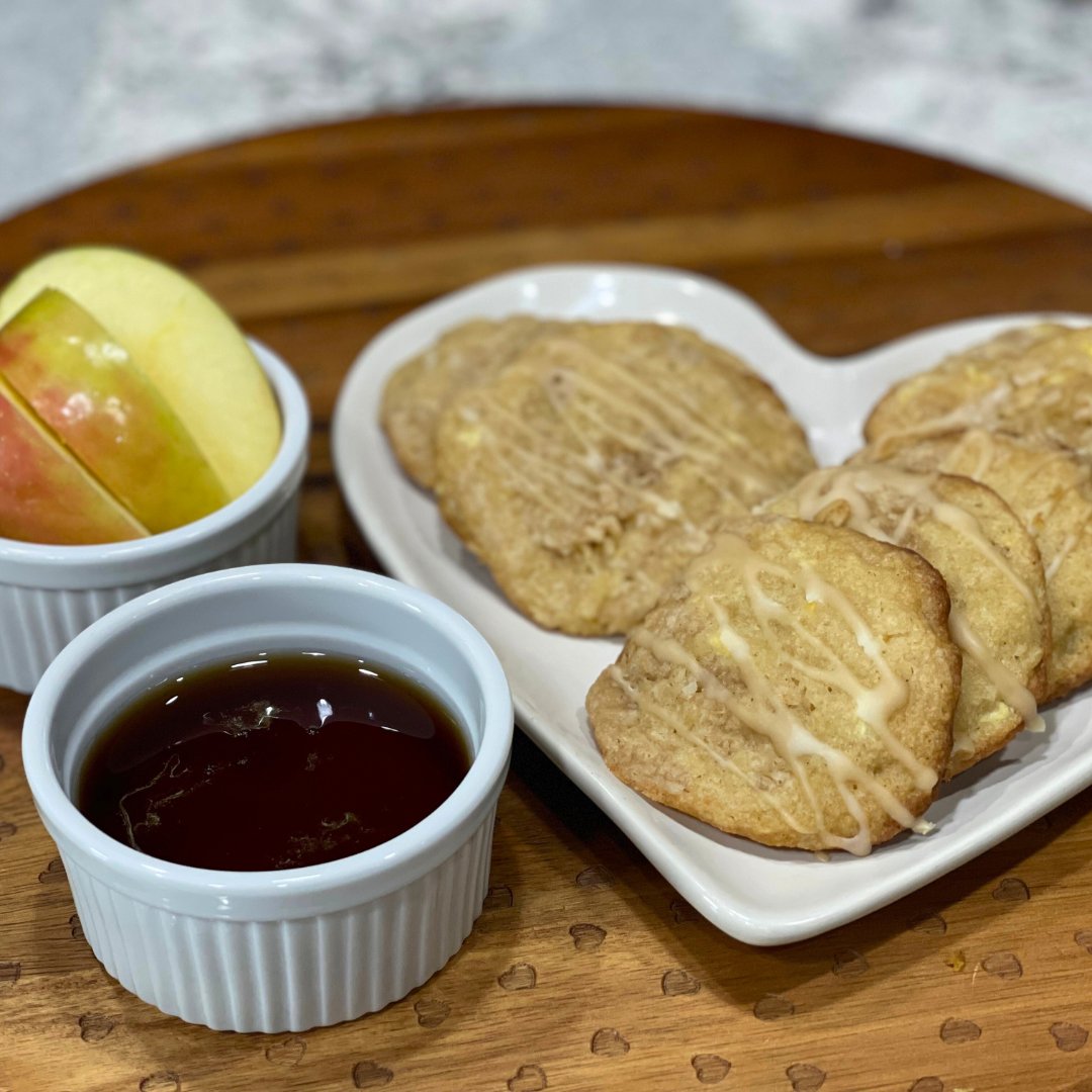 gigis_cookies's tweet photo. ✨NEW Fall Flavor: Maple Apple Crisp Cookies ✨Savor the perfect blend of sweet maple and tart apple, all in one delightful bite! Visit: https://t.co/bW1tFNwmbu to order today. 🍎#cookies #dessert #falltreat #yum #foodies https://t.co/TVWh1Airnc
