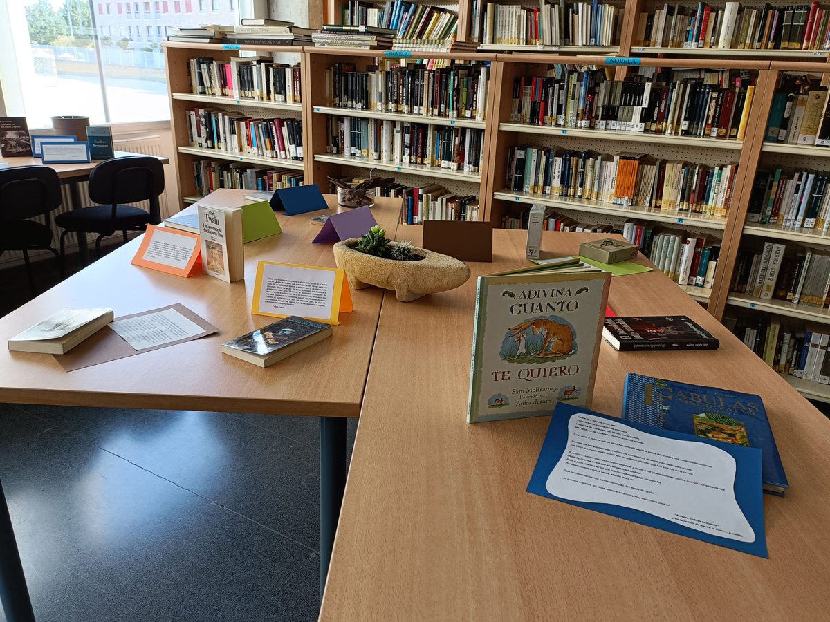 La noche del 25 al 26 de agosto de 1992 durante la #GuerradelosBalcanes el ejército Serbio bombardeó la #BibliotecadeSarajevo.
Por eso desde 1997 se celebra cada #24deoctubre el #DiadelasBibliotecas #tejiendocumunidades Nosotros tenemos la biblioteca y el "punto de lectura"