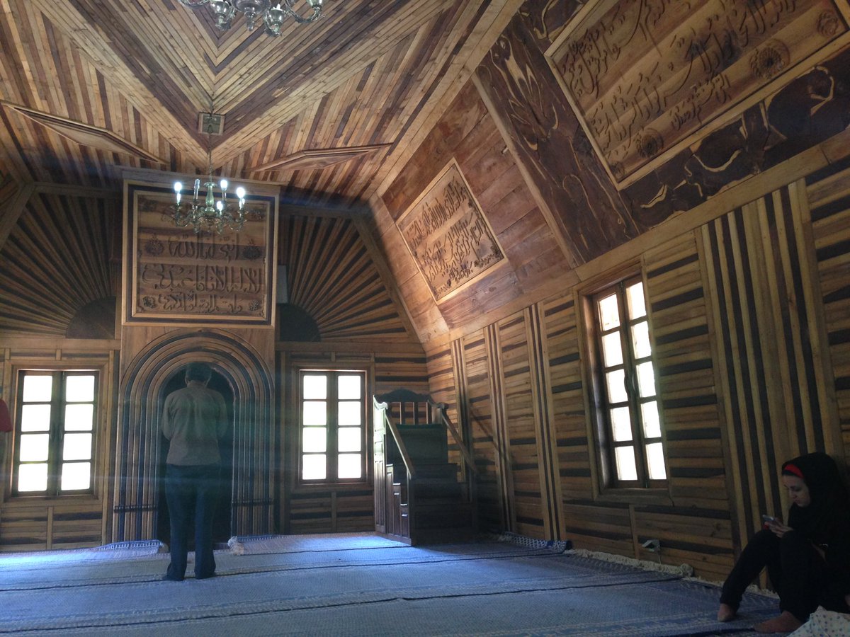 NicFiPa's tweet photo. @PerseusLeGrand Masjed-e chubi - Mosquée en bois, Neushabur, Iran https://t.co/5qyRDtUWAA
