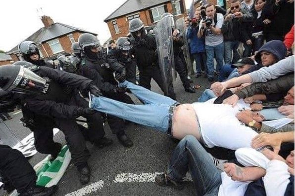 GeniusPothead's tweet photo. When the police try busting the best plug in the neighborhood https://t.co/ipImcJouXD