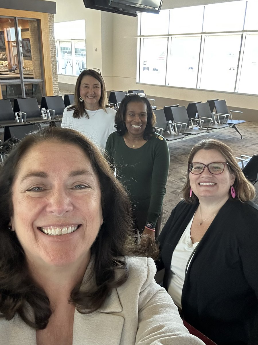 LeslieCRichard2's tweet image. Headed to D.C. for the NCTM conference! We’re so excited!! #WeLoveMath #WhereOpportunityMeetsSuccess @JEFCOED @JefcoedK_5 @Jefcoed6_12 @angelajw97 @JessicaSilas17 @TErbrick
