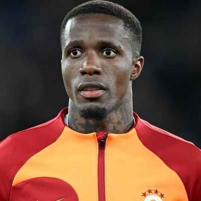 merhum_cuykov's tweet photo. Fenerbahçe şu balonu nasıl da sapladı ama bize. Transfer çalımıymış, asıl çalımı biz yedik amk. :DDDD https://t.co/ETGYKtDCRB