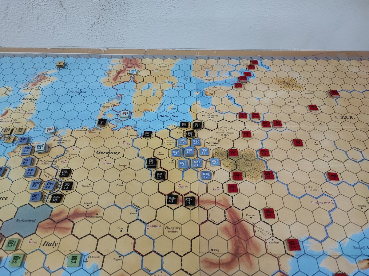 Abuelos Games tweet media