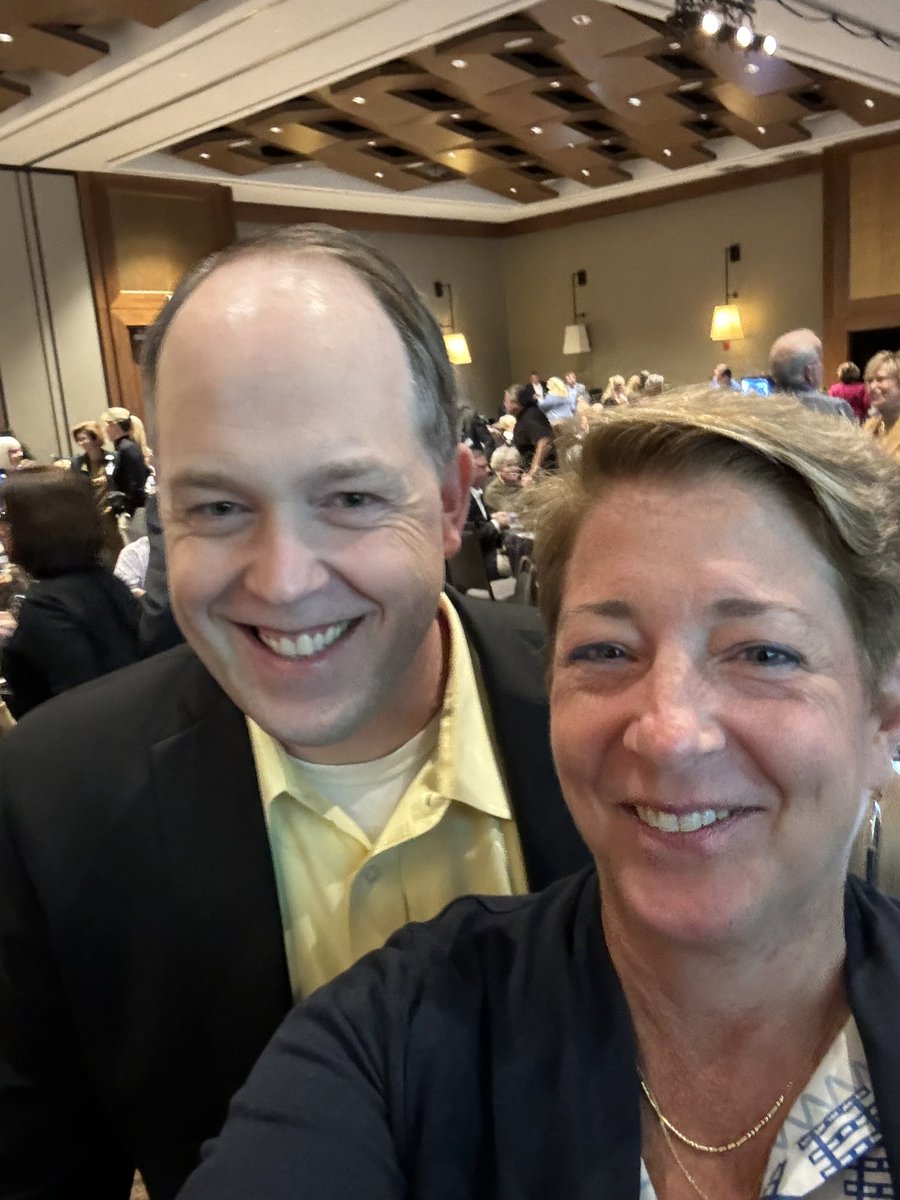 Molly Cinnamon tweet media