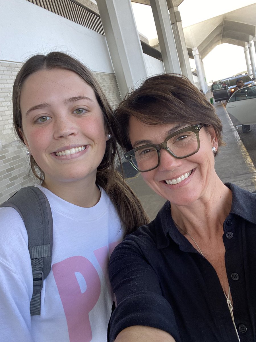 memphisbeth's tweet photo. Love spending time with my college BFF’s kids! Just dropped off sweet Ava at airport 💙❤️#hottytoddy #phimu She’s headed your way, Monica! https://t.co/4GSdsfkDOC