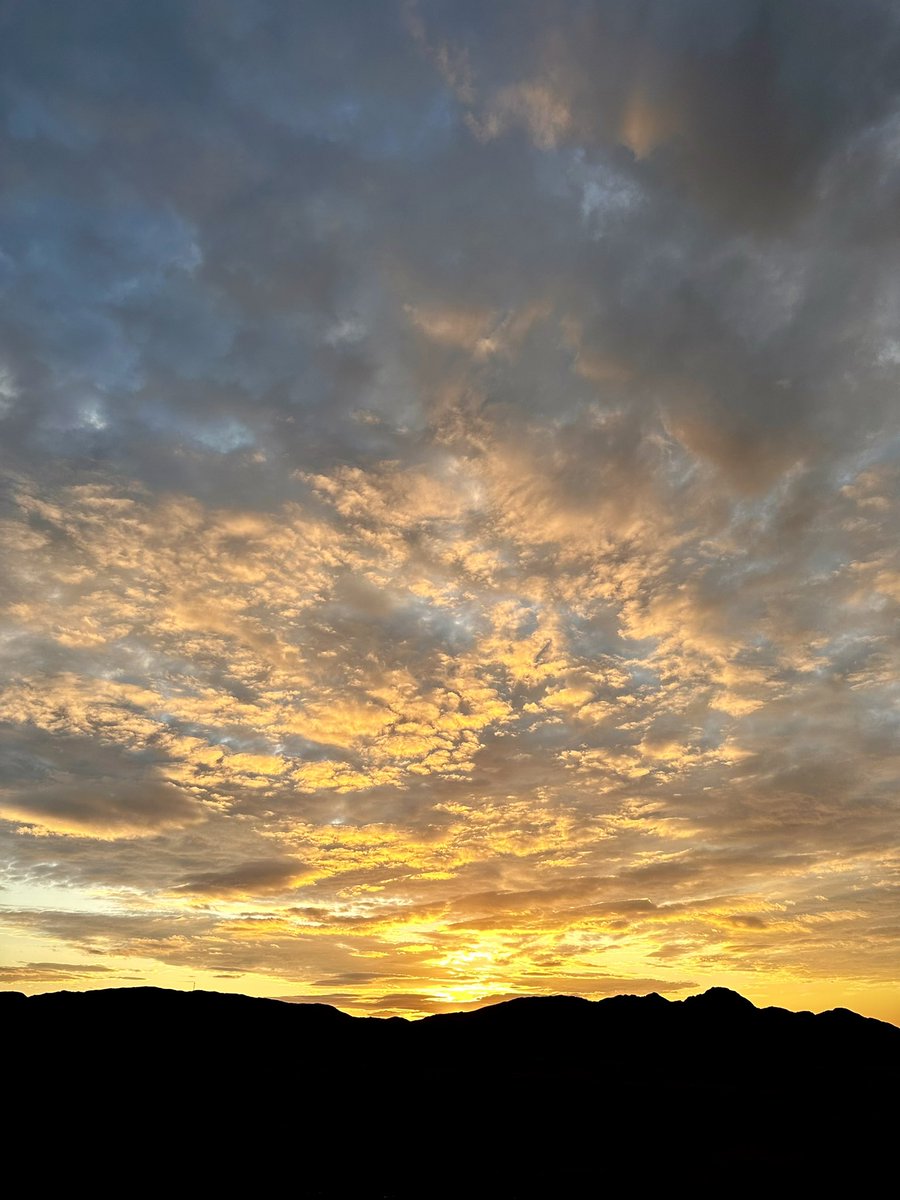 R_jun07's tweet photo. Sunset over the caldera, which turned into a ring of fire once again this evening. Epic end to day 3 on the Ardnamurchan creative retreat with @RKphotographic https://t.co/e8A6M0JSOx