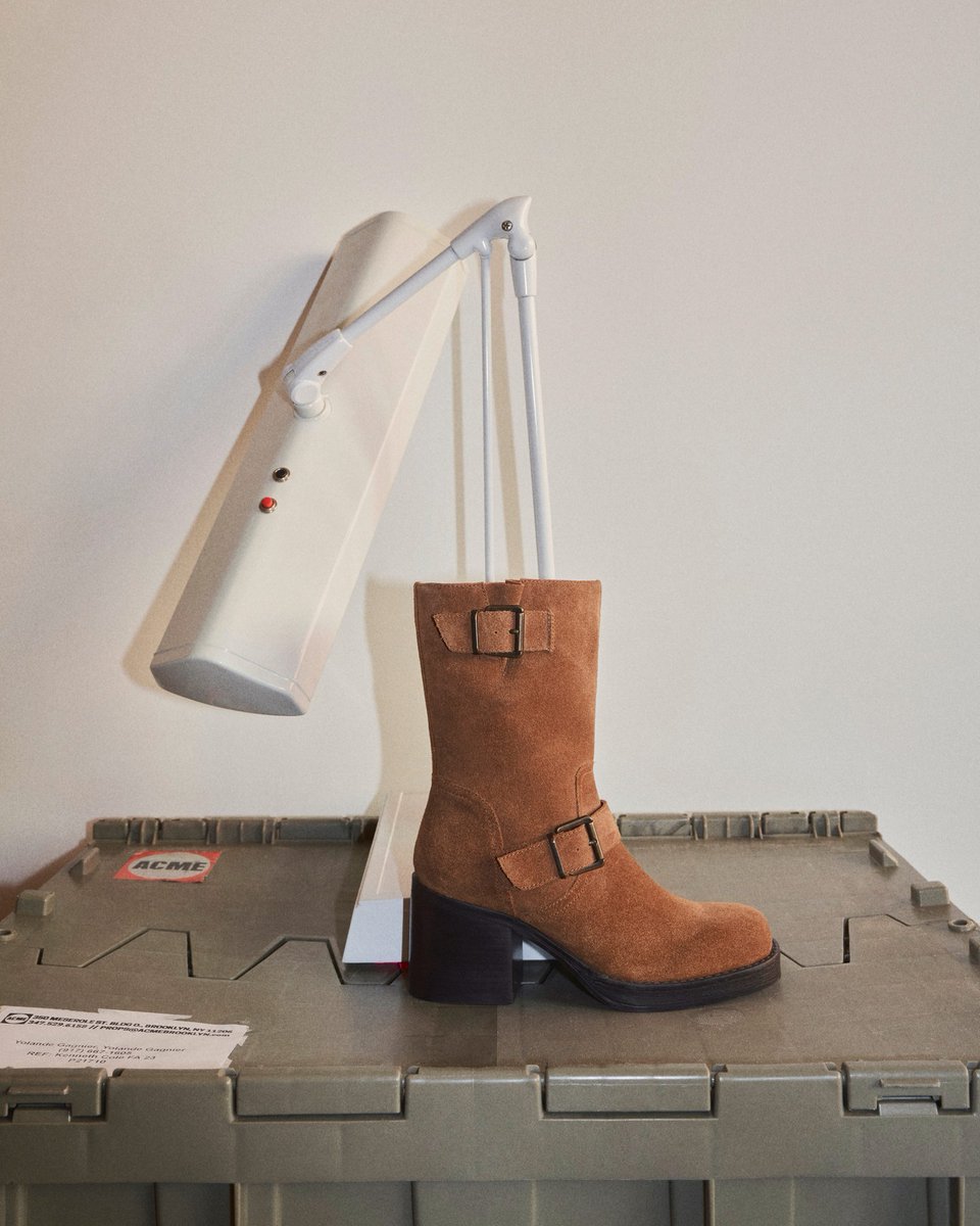 kennethcole's tweet image. Using the office as a set...that's #corporatecore.