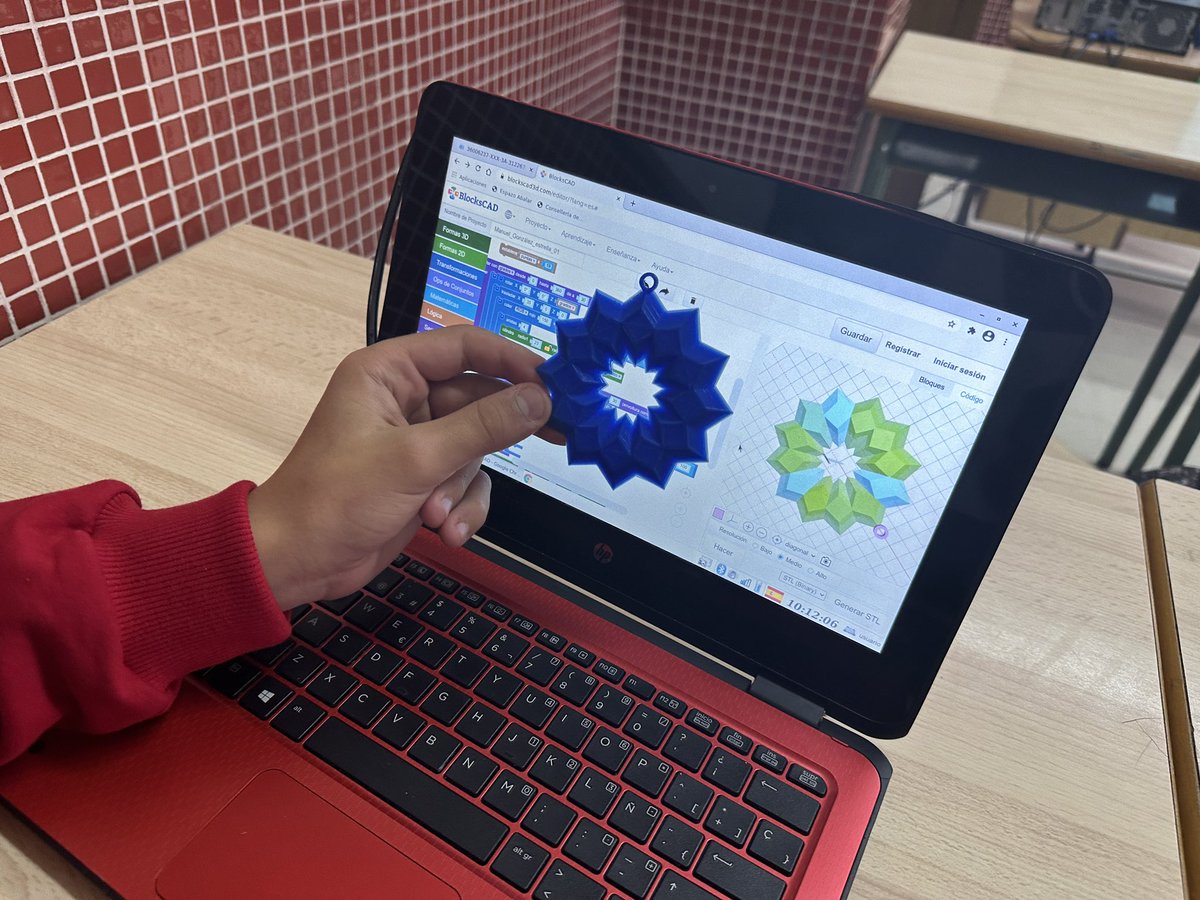 SagradoPlaceres's tweet image. Comenzando a salir las creaciones diseñadas con @BlocksCAD por alumnos de ESO  dentro de actividad de la Semana Europea de la Programación #EUcode