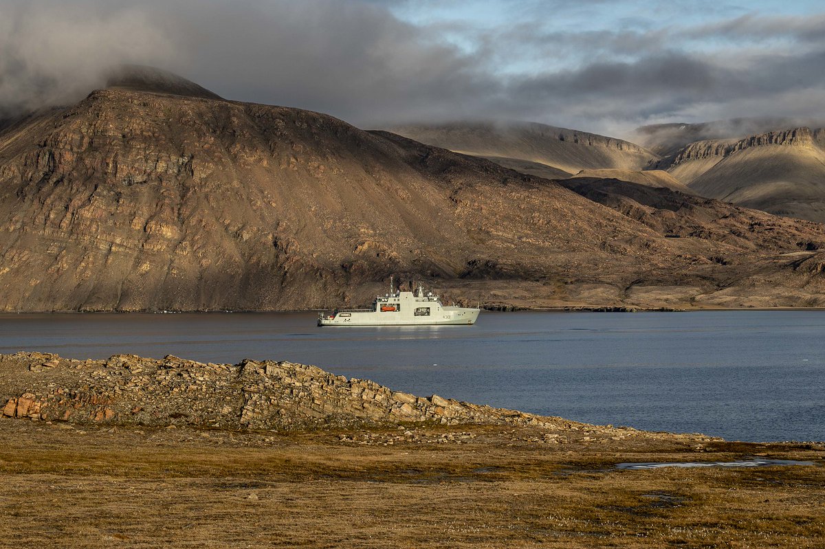 Looking back at some amazing pics from this year’s #OpNANOOK, which saw #HMCSHarryDewolf deploy to Nunavut in Canada’s north. #WeTheNavy ⚓️
➡️ Learn more about Operation NANOOK: canada.ca/en/department-…
📷 Photos: Pte Brendan Gamache, Canadian Armed Forces