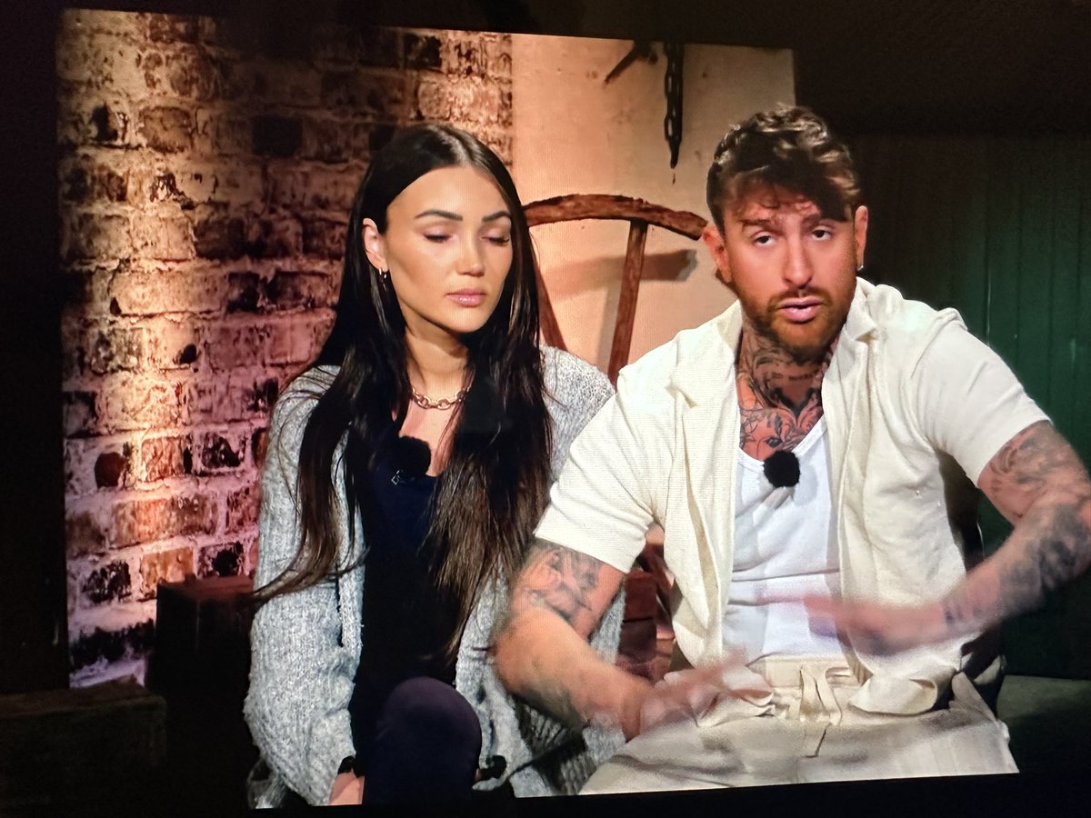 Akamas__'s tweet photo. Gigi hätte es auch mit Ronald Schills Worten sagen können: "Dieses Format bringt die schlechtesten Seiten in uns zum Vorschein." 🤌🏼 #sommerhaus #walentina #can @RTLplus https://t.co/534E5A5qiw