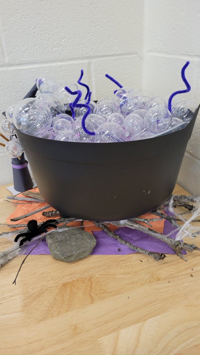 A sneak peak at what the grade 6 classes at #HanwellPark Academy are creaking for #Hackoween! Stay tuned  for the final product next week!
<a href="/brilliant_labs/">Brilliant Labs / Labos Créatifs</a> 
<a href="/AnglophoneWest/">Anglophone West</a>
<a href="/Gov_NB/">Government of NB</a>