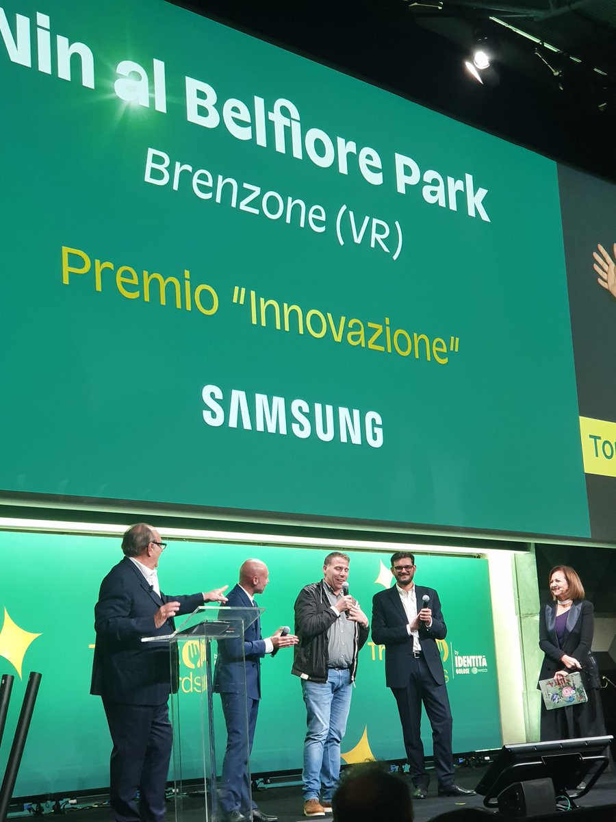 paolob's tweet photo. Onorato di rappresentare @SamsungItalia insieme a @saigar78  durante i #THEFORKAWARDS celebrando l'innovazione anche nel gusto. Grazie @TheFork_it e @carollo_c

#GalaxyForBusiness #SamsungGalaxy https://t.co/NRwQZD4yEc