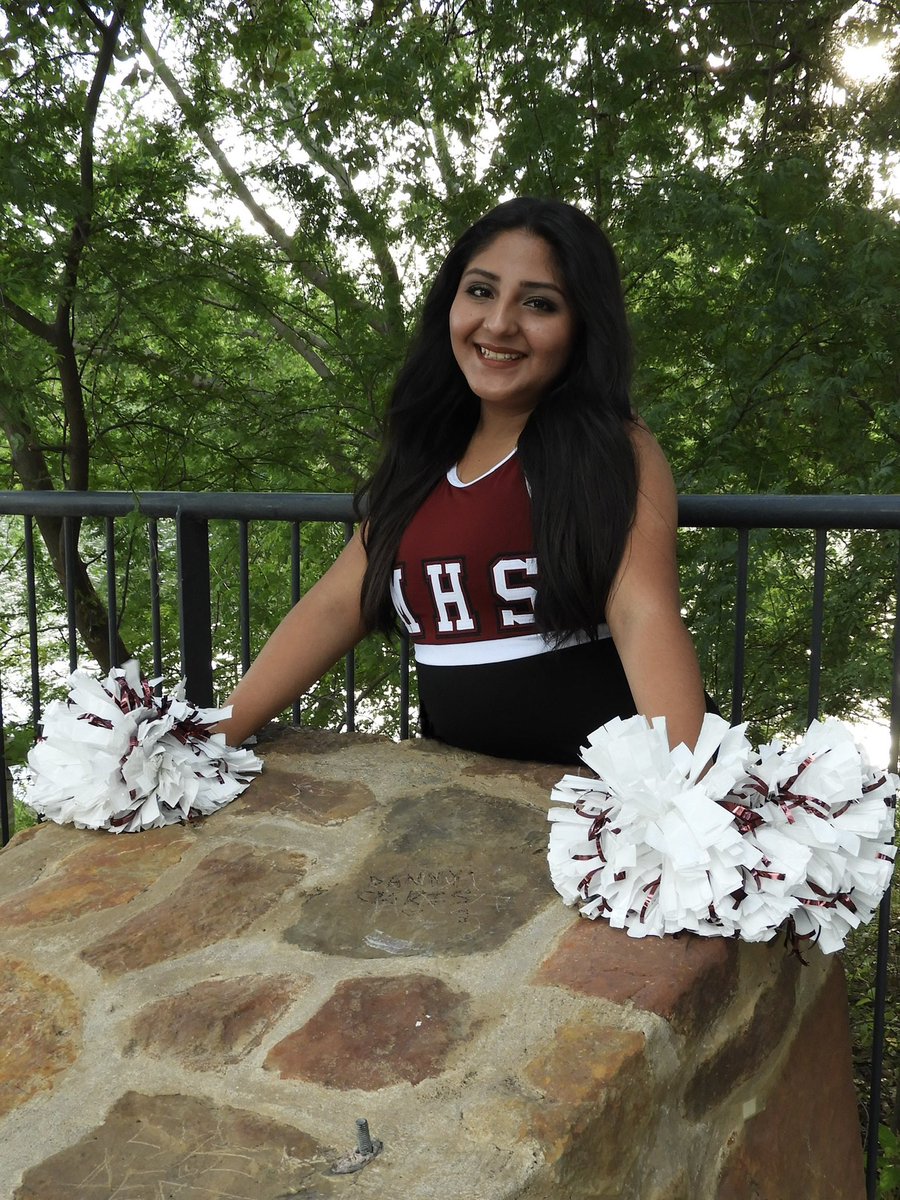 NikkiKZuniga's tweet photo. She’s loving high school and excited about all the opportunities Marshall LMS is providing! I know she is destined for great things❤️ 🩺 📚 #LMSNursing #StudentAmbassador #StuCo #Choir #PepSquad #Involved https://t.co/wC3gasccca