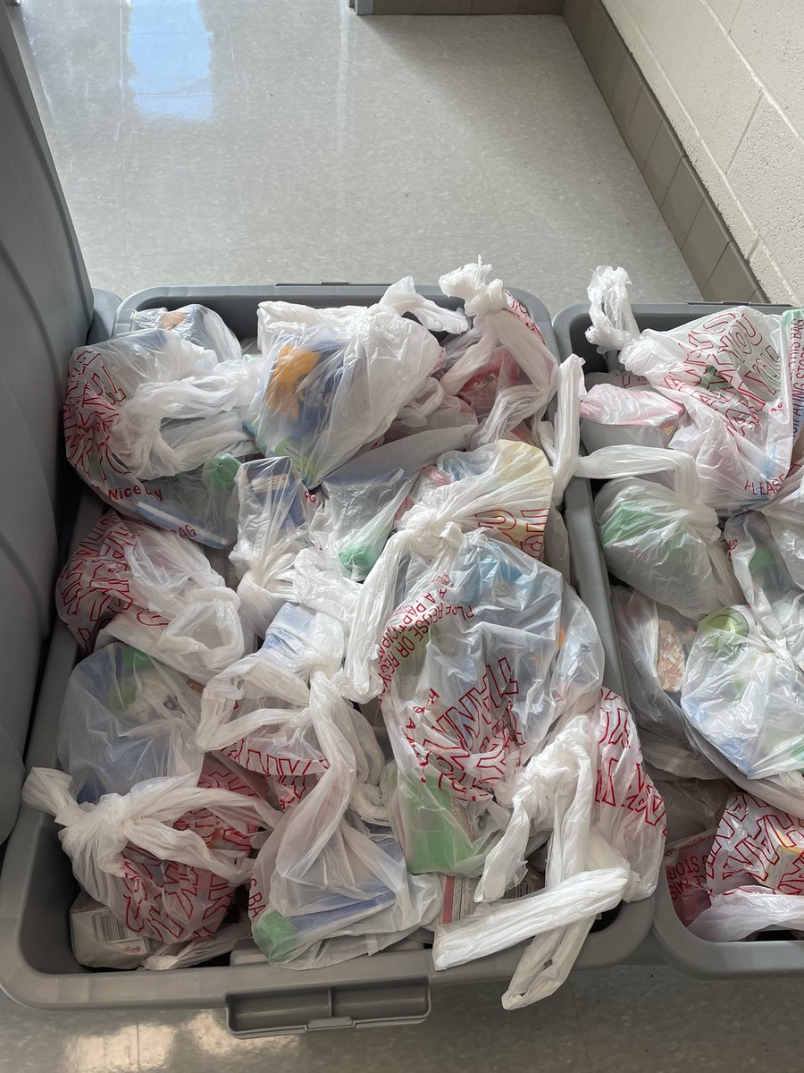 Very lucky for the continued partnership and support of United Business Technologies who donated 300 bags of food for our South Lake families ❤️