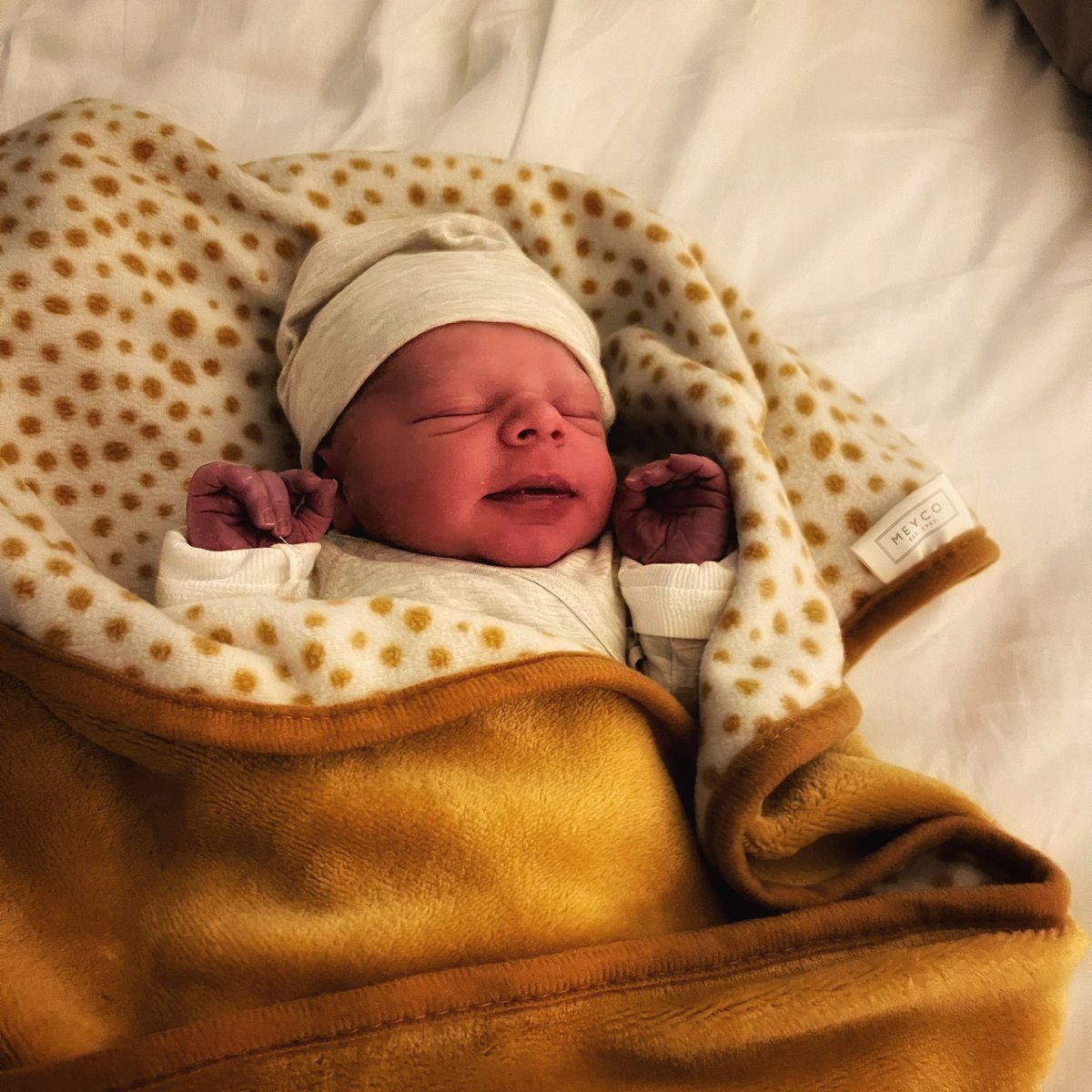 Gisteren met mijn waanzinnige vrouw ouders mogen worden van Nio de Ruijter 😍 Zo dankbaar en trots, het is niet te bevatten ❤️