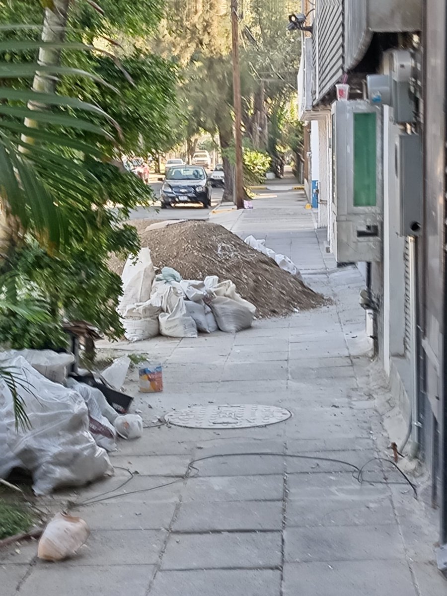ebarbaborja's tweet photo. @InspZapopan
@PoderAG_Zap
Calle Turquesa 2531 casi esquina Av Obsidiana https://t.co/HjucYhdo0C