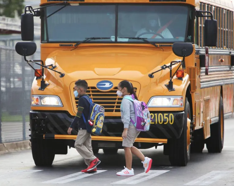 onetvpac's tweet photo. How School Voucher Programs Hurt Students
- Test Score Free Falls
- Discrimination based on race, religion and sexual orientation
- No Oversight
- Not required to accept special needs students
Read: https://t.co/yinRa1vFsw
https://t.co/0iTmmgAI7C
#RecallAll3
#TVUSD #1tvpac https://t.co/WG100o5I1u