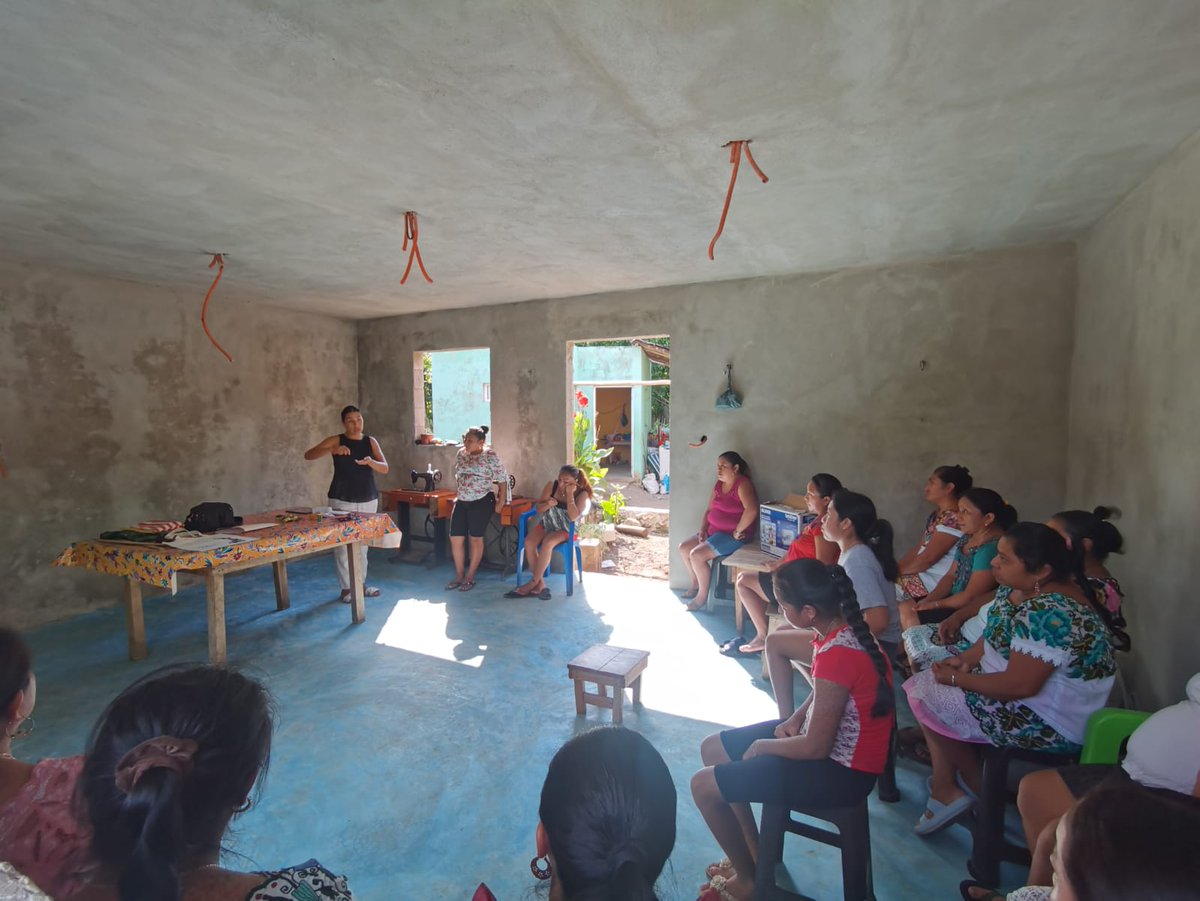 icattulum's tweet photo. Se lleva a cabo la inauguración del curso de "Corte y confección para principiantes" en la comunidad de Yaxché, en la zona maya del municipio de Tulum en coordinación con la dirección de economía del H. Ayuntamiento de Tulum, éxito para las participantes. https://t.co/xkdlpWXmEp