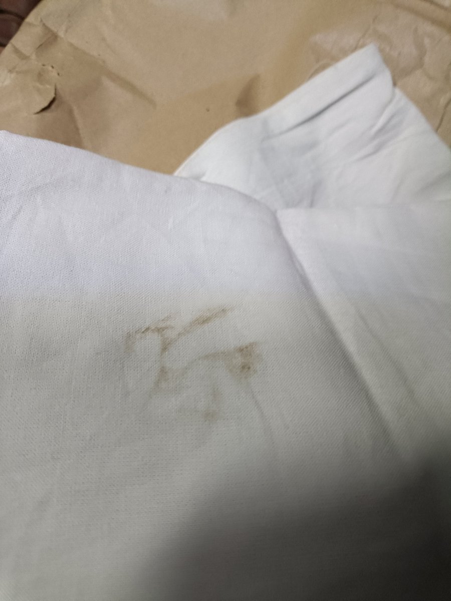 Karthik_0909's tweet photo. @IRCTCofficial The beddings n the train status for SE railway are pathetic.There are used bedsheets given in the packing-train no12839 hwh maa.When asked for blankets we are told only used ones r there.Appreciate if this can be bettered or someone takes notice of this. https://t.co/1pUdLFHNby