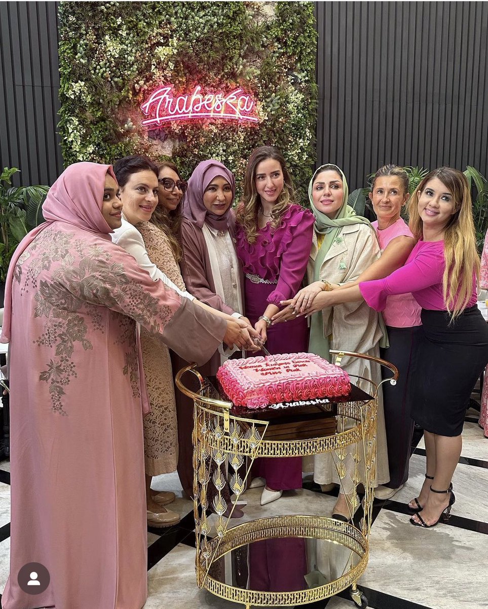 kmashado's tweet photo. #pinkoctober 💓🎗️#wonenintech 🎙️💐🇦🇪👏👏👏👏 🇦🇪 #womenintech #womenleadership  #dubai #technology  #leadership #digitaltransformation  #Cloud #ai #blockchain #datascience #iot #cybersecurity #enterpreneurship  #neom #metaverse #future #cuiaba #saopaulo #brazil #dubai #london #nyc https://t.co/8KccGJd9e1