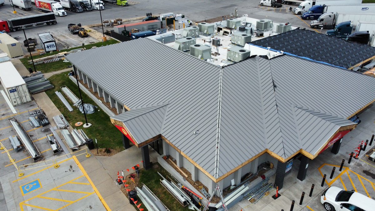 constructors911's tweet image. Looking to upgrade your outdoor space? We also specialize in decks and patios. Call us at (314) 387-9224. constructors911.com 
 
#Constructors911 #DecksAndPatios