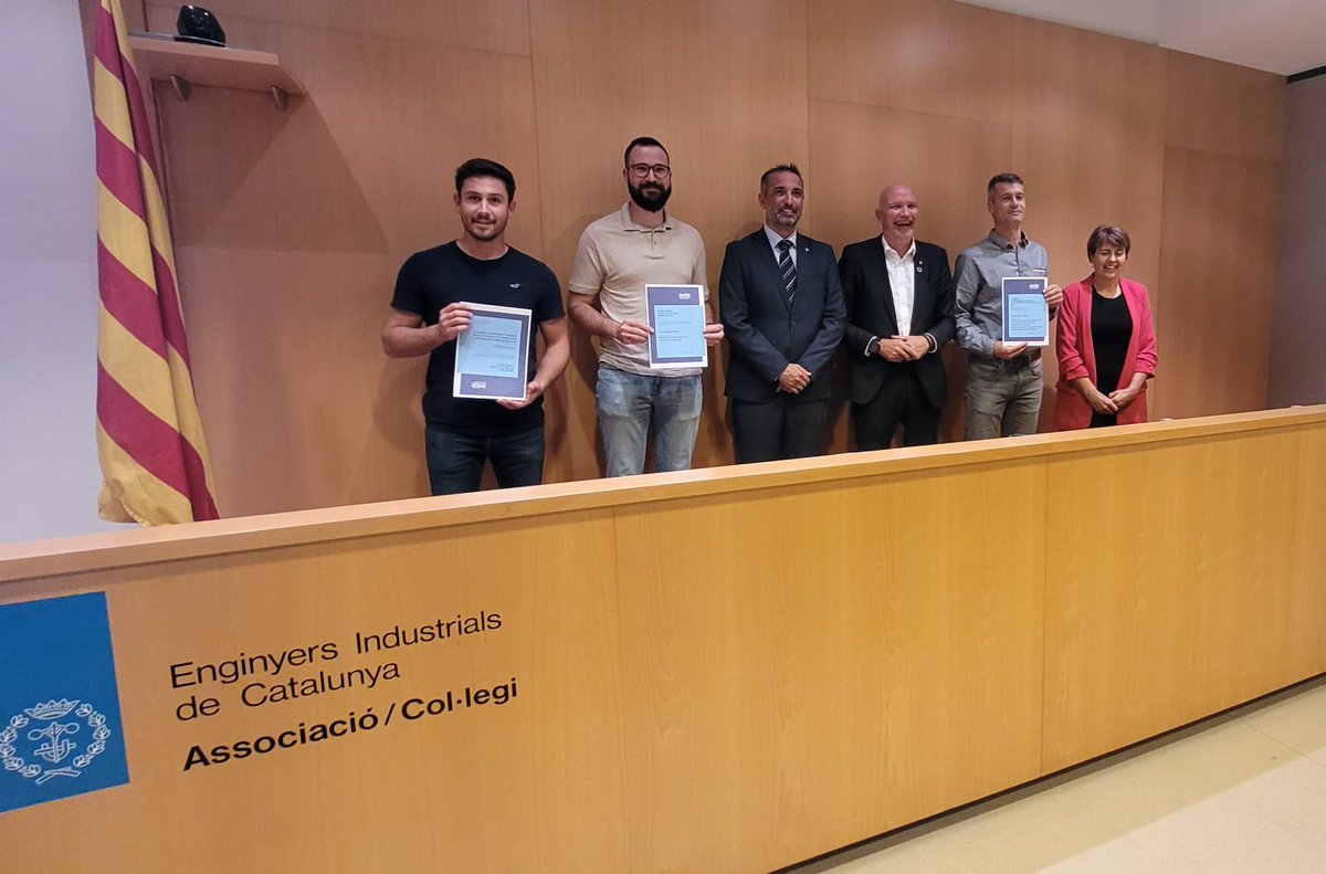 El conseller <a href="/dmascort/">David Mascort</a> ha lliurat el Premi a la Transició Energètica de Girona a jaume Vicens. 

🏅 Durant l'acte, organitzat per <a href="/EICGirona/">Enginyers Industrials Girona</a>, s'han lliurat també els premis als millors treballs finals del grau i del màster d’enginyeria d’industrial. 

👏 Enhorabona als premiats!